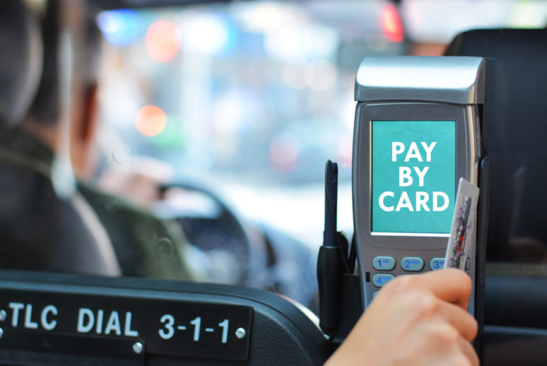 Pay by credit card for Abu Dhabi airport taxis 1