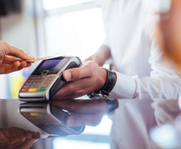 Best UAE credit cards with no annual fee 12